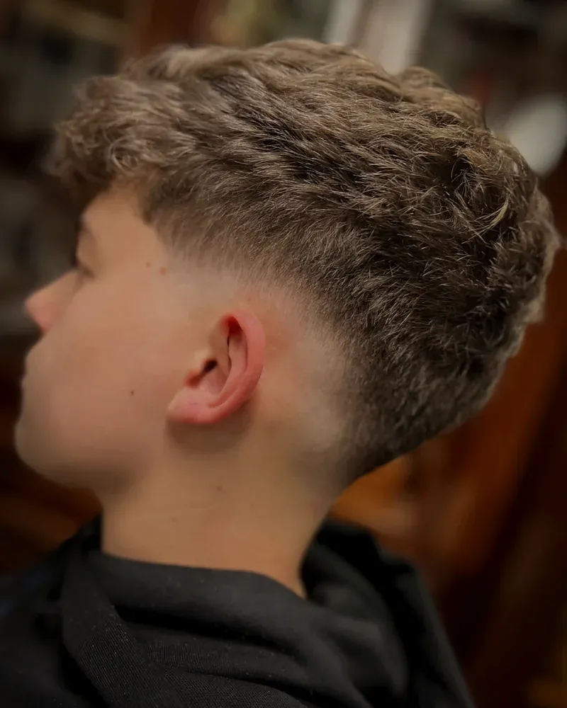 Taper detail around the ear